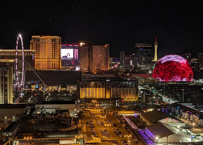 Penthouse Suite With Strip View At The Signature At Mgm Grand Las Vegas
