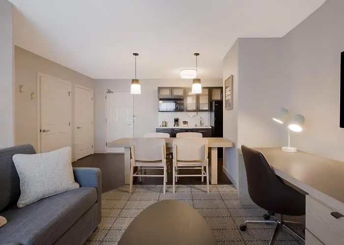 Sonesta Simply Suites Las Vegas Convention Center