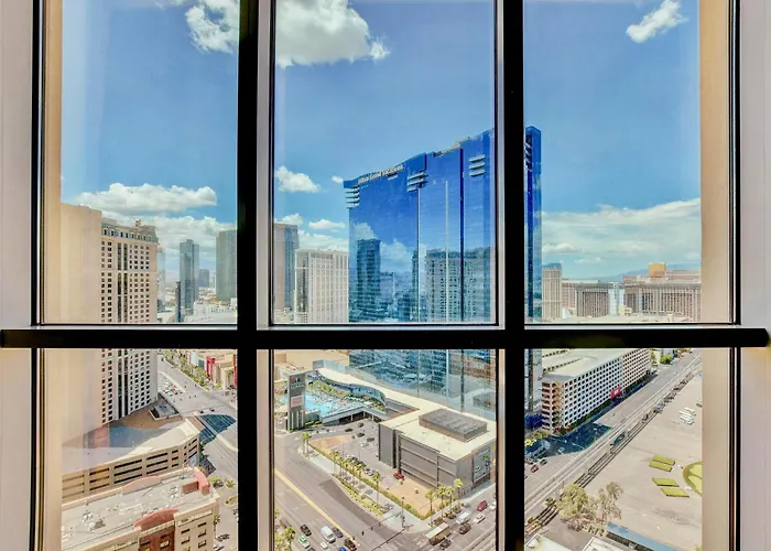 No Resort Fee - Strip Views, Pools & Parking Las Vegas