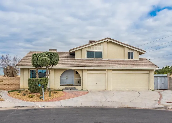 Luxury Estate Manor Near The Strip