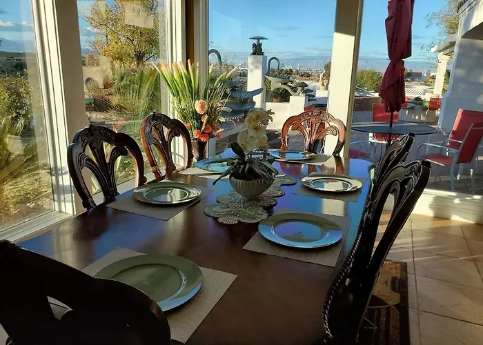 Stunning Strip And Mountain Views In Las Vegas