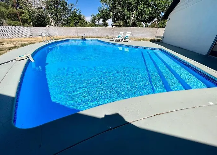 5 Bedrm Modern Villa W/ Private Pool And Hot Tub!