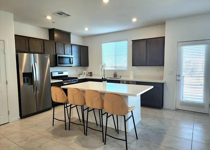 3 Bd Rm- 7 Miles From Las Vegas Strip