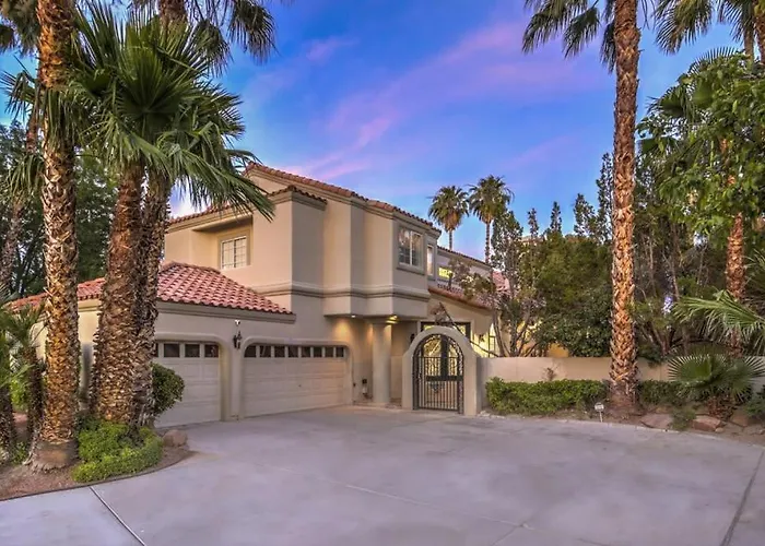 Villa Greens- 5,700Sf Luxury Las Vegas Pool